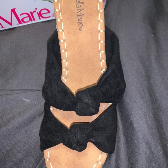 5/$25!!Bella Marie Black Wedges from Laurie Belles - Picture 3 of 7